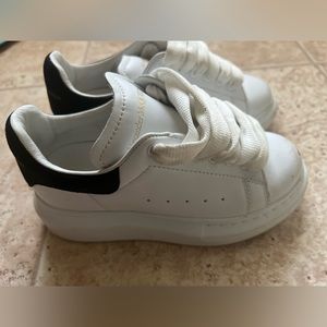 10c Alexander McQueens